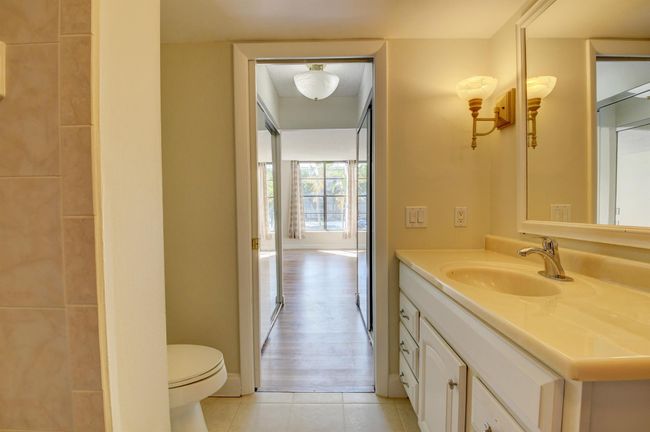 UNIT-202 - 16 Royal Palm Way, Condo with 2 bedrooms, 2 bathrooms and null parking in Boca Raton FL | Image 28