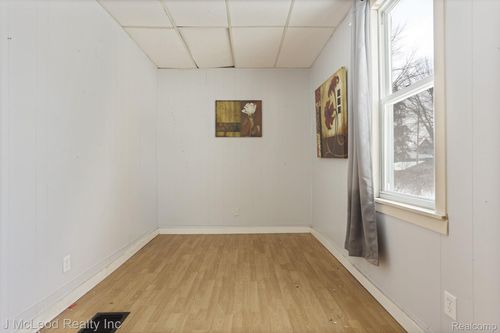 214 S Warner St, Bay City, MI, 48706-4481 | Card Image