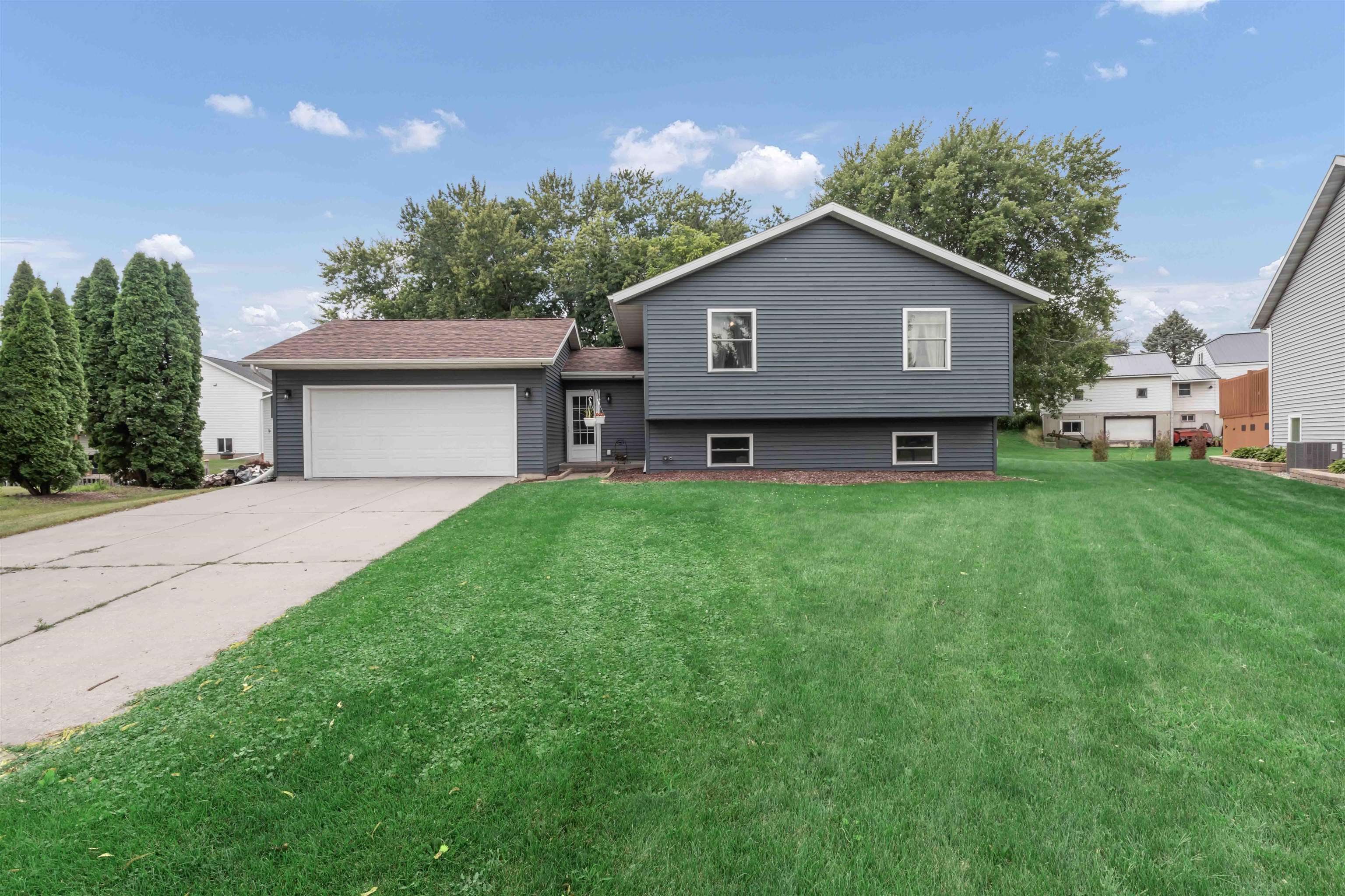 Parkwood Ln, Jefferson, WI 53549