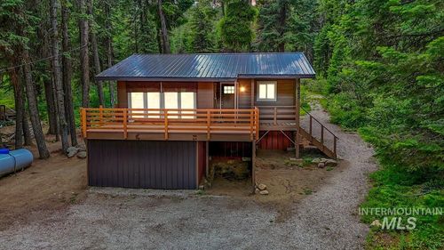 623 W Mountain Rd, Cascade, ID, 83611-5029 | Card Image