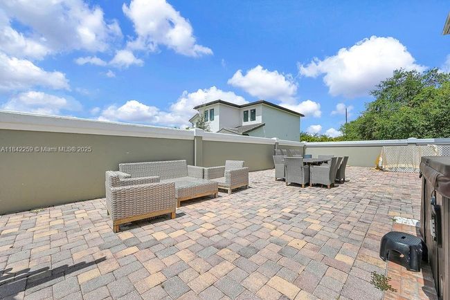 3521 Forest View Cir, House other with 5 bedrooms, 5 bathrooms and null parking in Fort Lauderdale FL | Image 54