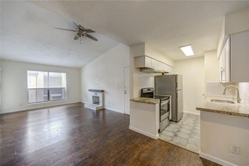 apt-226-2120 Wilcrest Dr, Houston, TX, 77042-2661 | Card Image