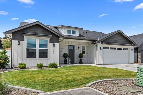 1002 Racine Springs Dr, Wenatchee, WA, 98801-8822 | Card Image