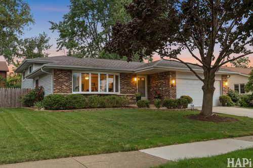 1942 Trail Ridge St, Arlington Heights, IL, 60004-1226 | Card Image