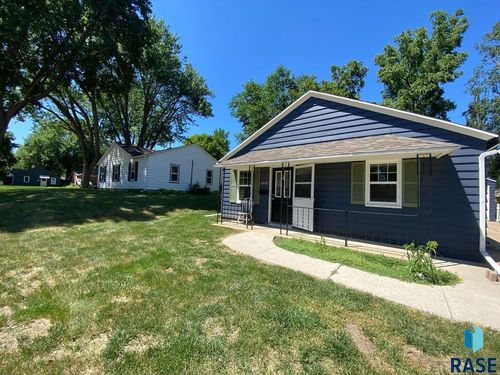 1512 W 28th St St Street, Sioux Falls, SD, 57105 | Card Image