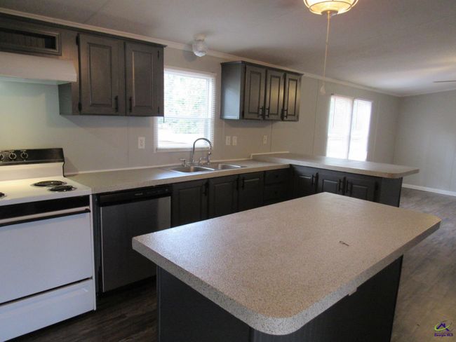 637 Grovania Rd, House other with 4 bedrooms, 2 bathrooms and null parking in Hawkinsville GA | Image 27