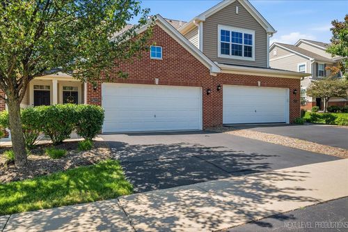 2822 Church Rd, Aurora, IL, 60502-8905 | Card Image