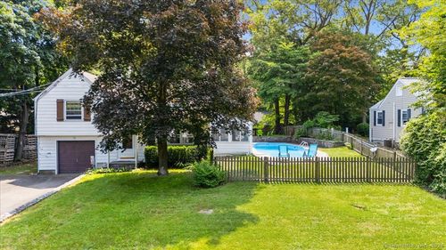 12 Deacon Hill Rd, Stamford, CT, 06905-3011 | Card Image