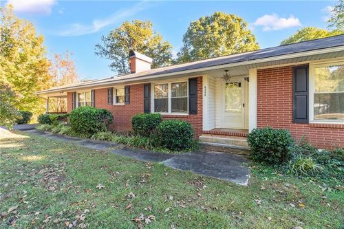 6356 Skylark Rd, Pfafftown, NC, 27040-7417 | Card Image