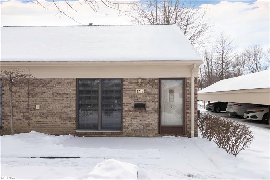 1719 West Hampton Drive, Sold in Austintown Zoocasa