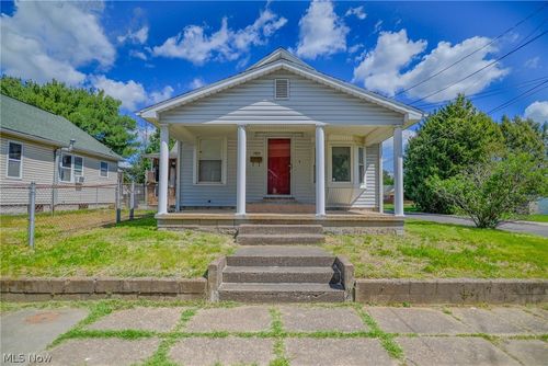 1423 32nd St, Parkersburg, WV, 26104-1843 | Card Image