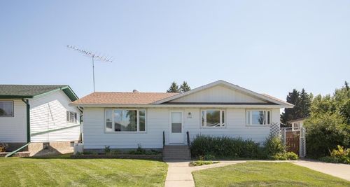 3706 51 Ave, Innisfail, AB, T4G1H6 | Card Image