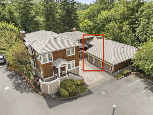 2922 Nw Montara Ct, Portland, OR, 97229-8083 | Card Image