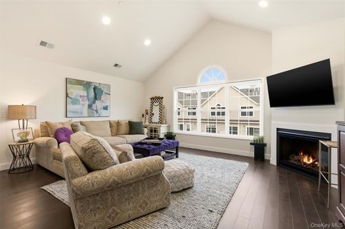 28 Steven Cir, Dix Hills, NY, 11746-5666 | Card Image