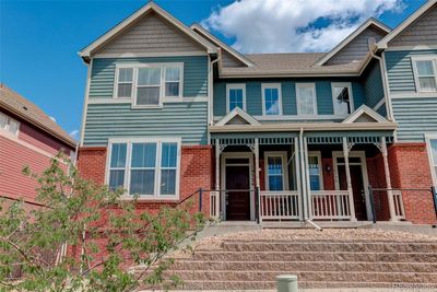 Adorable front porch | Image 2