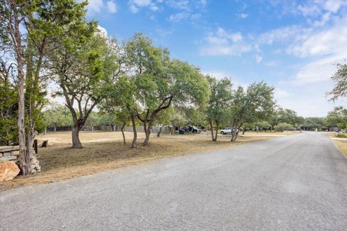 139 Donna Dr, Wimberley, TX, 78676-4913 | Card Image