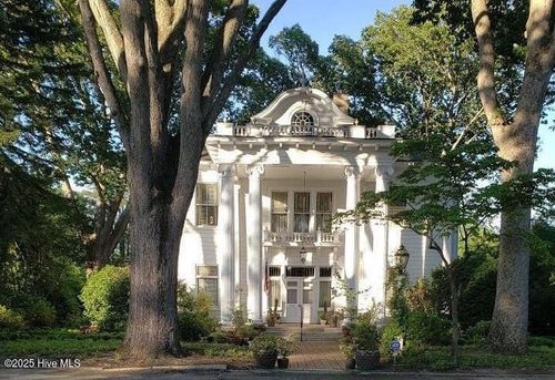 900 Nash St N, Wilson, NC, 27893-2909 | Card Image