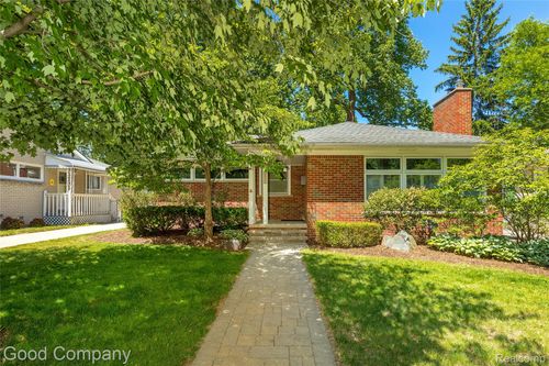 802 Orchard View Dr, Royal Oak, MI, 48073-3368 | Card Image