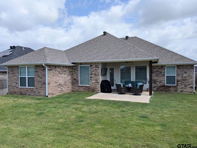 1808 Forestdale Blvd, House other with 4 bedrooms, 2 bathrooms and null parking in Whitehouse TX | Image 4