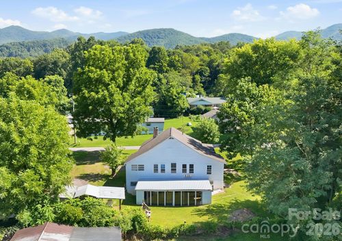 114 Old State 10 Rd, Black Mountain, NC, 28711-3621 | Card Image