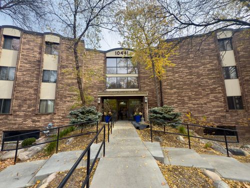 apt-303-10441 Greenbrier Rd, Minnetonka, MN, 55305-3441 | Card Image