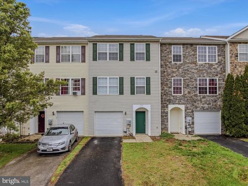 206 Pony Cir, MARTINSBURG, WV, 25405-3818 | Card Image