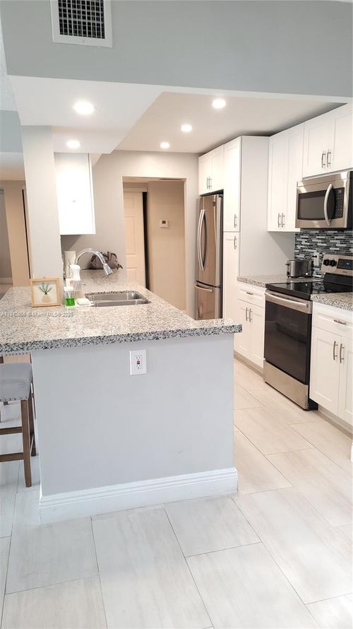 apt-234-7051 Environ Blvd, Lauderhill, FL, 33319-4210 | Card Image