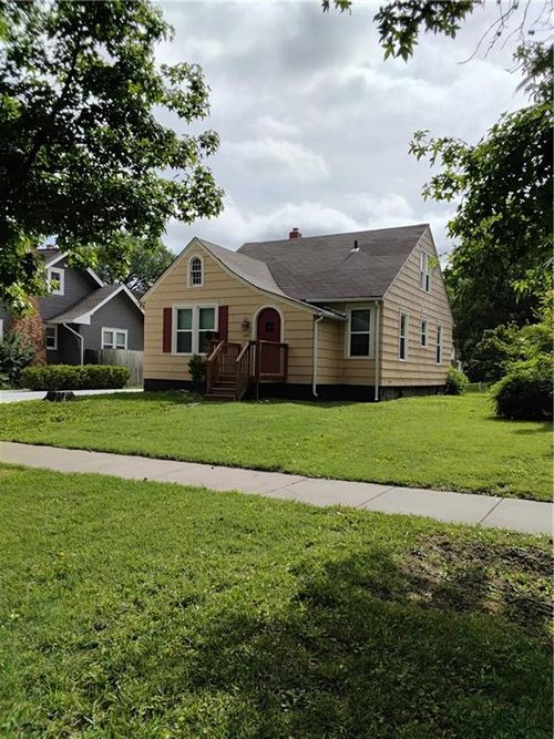 1231 S Hickory St, Ottawa, KS, 66067-3519 | Card Image
