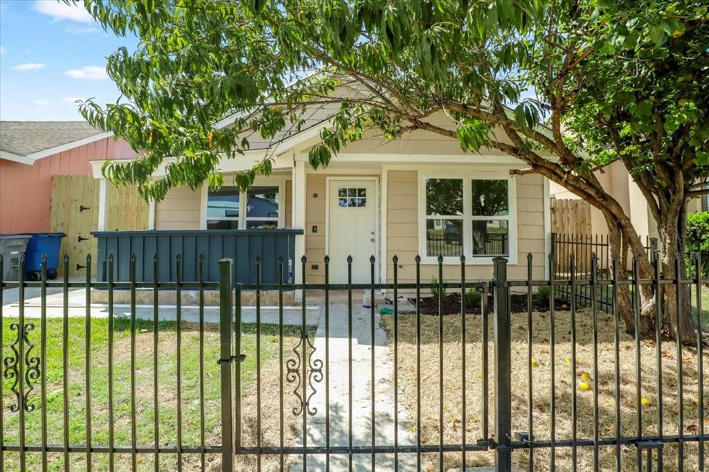 New Haven Dr, Dallas, TX 75217