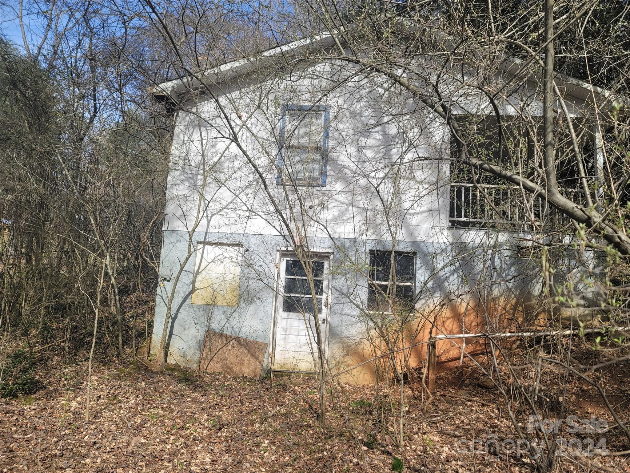 Holly St, Marion, NC 28752