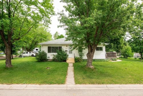 515 15th Ave W, Alexandria, MN, 56308-2802 | Card Image