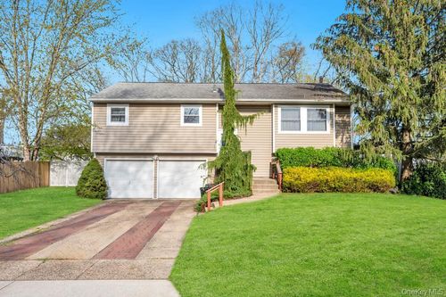 37 Mallard Ave, Selden, NY, 11784-1751 | Card Image