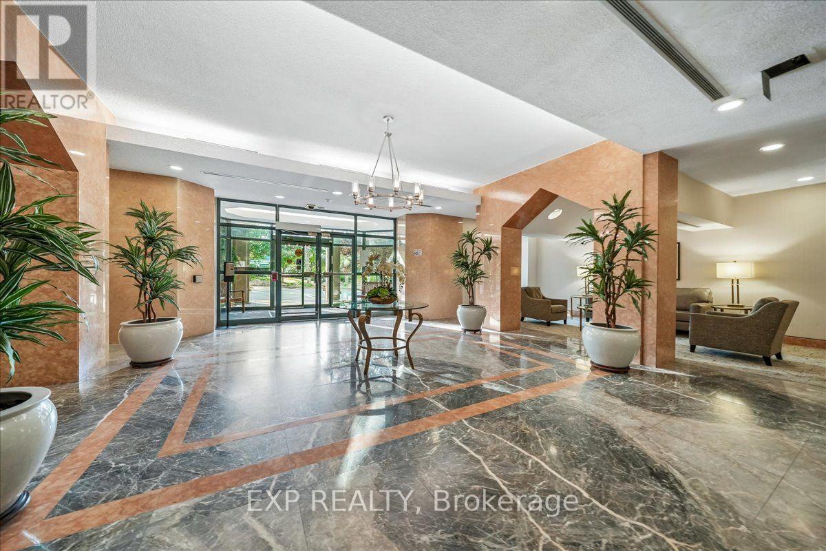 Residential in Mississauga (Erin Mills) 3