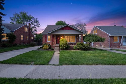 684 Phillips Ave, Clawson, MI, 48017-1428 | Card Image