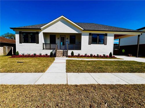 421 Firethorn Dr, Gretna, LA, 70056-7940 | Card Image