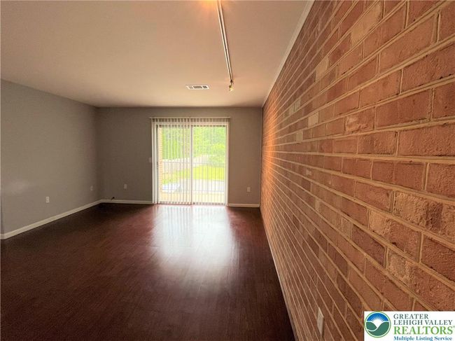 4053 Vaughn St, Condo with 2 bedrooms, 2 bathrooms and null parking in Palmer Twp PA | Image 4
