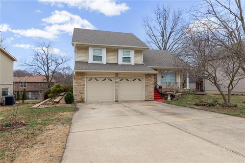 8117 Woodstone St, Lenexa, KS, 66219-1513 | Card Image