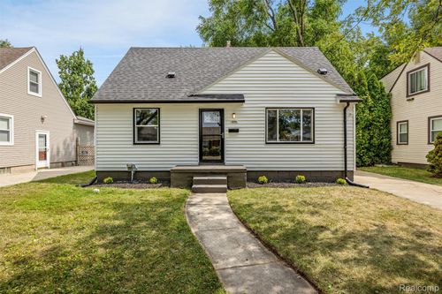 300 N Edgeworth Ave, Royal Oak, MI, 48067-2366 | Card Image