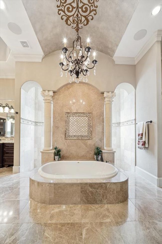 18 Miramar Heights Cir, House other with 6 bedrooms, 8 bathrooms and null parking in Sugar Land TX | Image 24