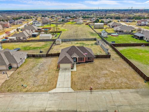 102 Avery Ln, Fate, TX, 75189-8596 | Card Image