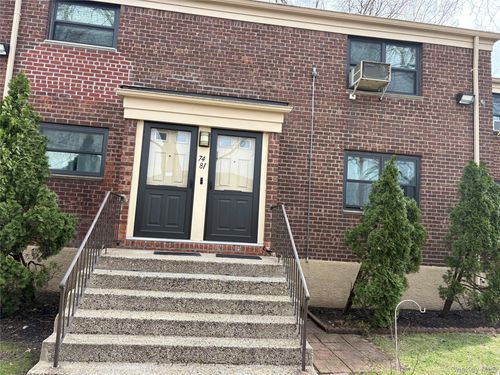 2-74-81 220th St, Oakland Gardens, NY, 11364-3015 | Card Image