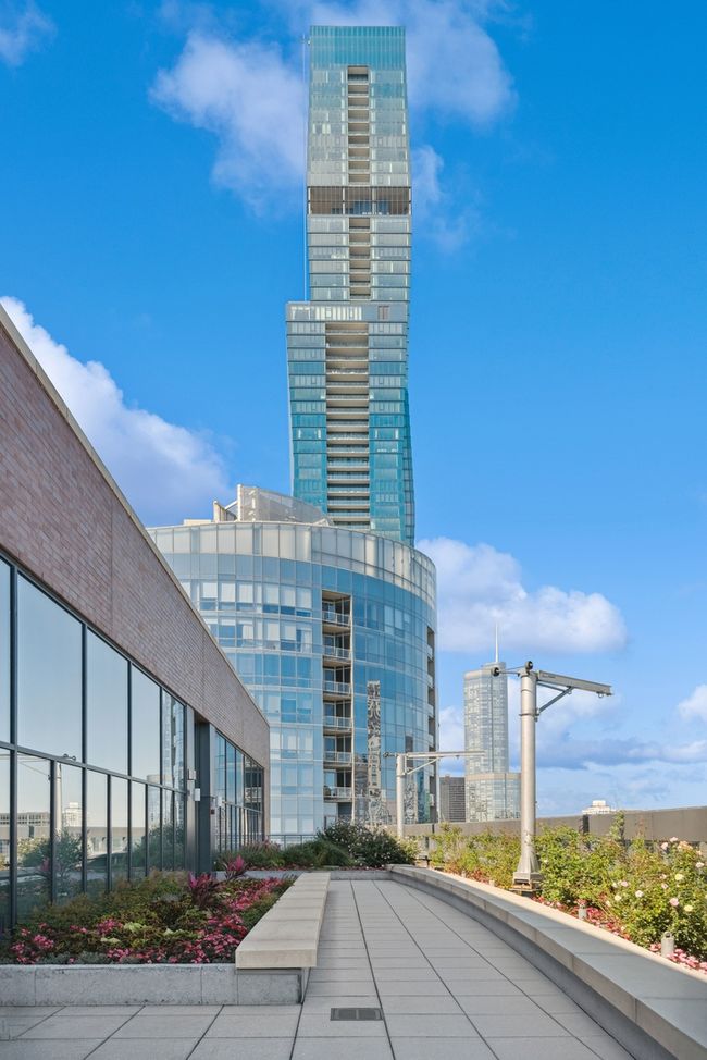UNIT-2401 - 450 E Waterside Dr, Condo with 1 bedrooms, 2 bathrooms and 2 parking in CHICAGO IL | Image 23