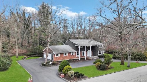 10 Hunting Hill Rd, Woodbury, NY, 11797-1404 | Card Image