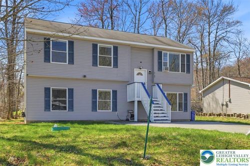 9407 Juniper Dr, TOBYHANNA, PA, 18466-3818 | Card Image