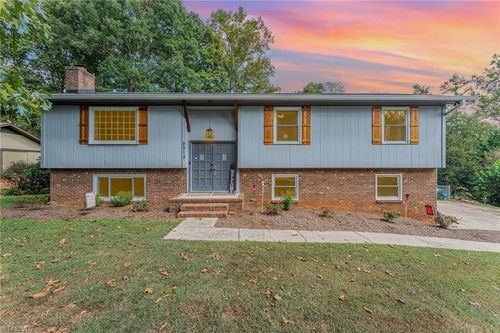 6513 Spanish Oak Dr, Rural Hall, NC, 27045-9721 | Card Image
