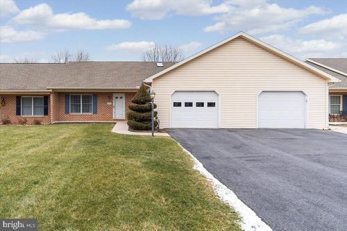 3459 Glen Eagles Dr, CHAMBERSBURG, PA, 17202-7834 | Card Image