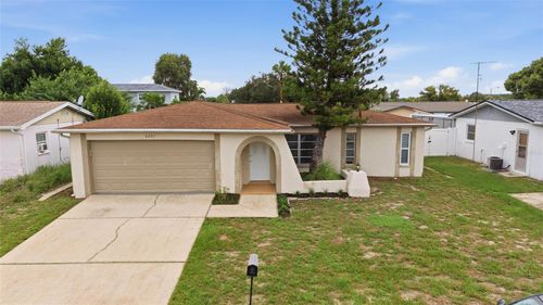 8207 Dedham Dr, PORT RICHEY, FL, 34668-4442 | Card Image