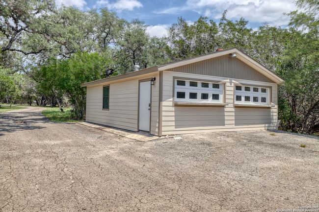 270 Robinson Rd, House other with 4 bedrooms, 3 bathrooms and null parking in Concan TX | Image 4