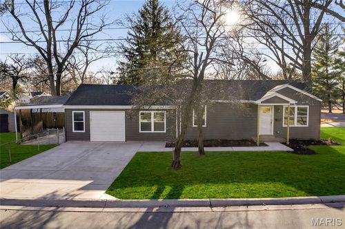 604 Harrison St, Florissant, MO, 63031-5737 | Card Image