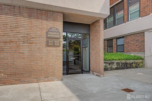 305-124 E Main St, Denville, NJ, 07834-2167 | Card Image